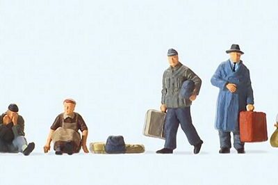 Preiser 10611 Refugees with Luggage HO Gauge Figures