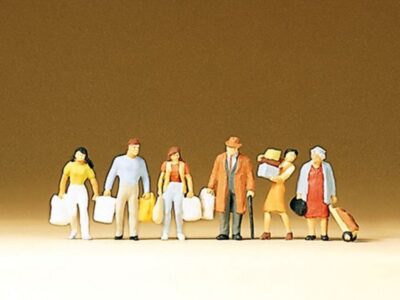 Preiser 79015 Shopping N Gauge Figure
