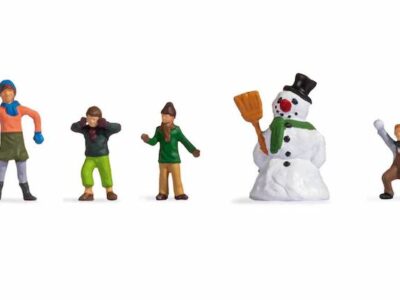 Noch 36821 Children Playing in the Snow (6) Figure Set N Gauge