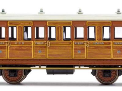 Hornby R40103 GNR, 4 Wheel Coach, 1st Class, Fitted Maglights lighting, 1534