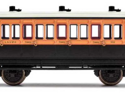 Hornby R40108 LSWR, 4 Wheel Coach, 3rd Class, Fitted Maglights lighting, 302