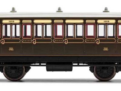 Hornby R40112 GWR, 4 Wheel Coach, 3rd Class, Fitted Maglights lighting, 1889