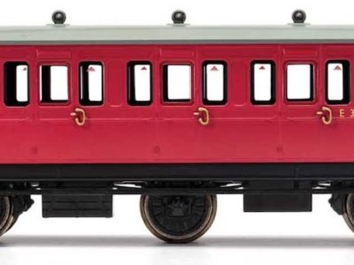 Hornby R40124A BR, 6 Wheel Coach, 3rd Class, Fitted Maglights lighting, E31085