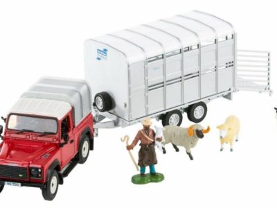 Britains 43138 Land Rover & Sheep Farm Set