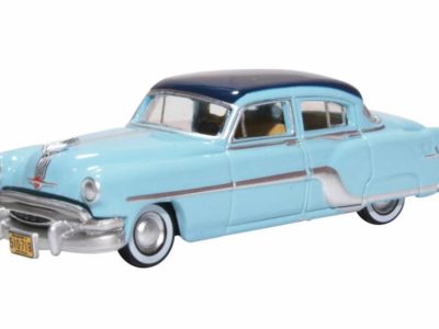 Oxford Diecast 87PC54001 Pontiac Chieftain 4 Door Car - Mayfair Blue / San Marino Blue