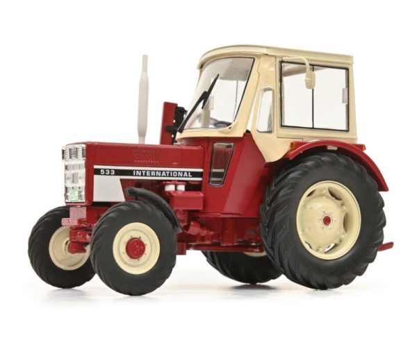 Schuco 07795 International 533 Red with Roof & Cutter Bar 1/32 scale