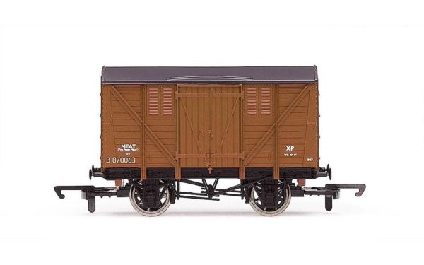 Hornby R60029 10T Quad Vent Meat Van, BR