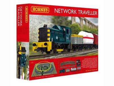 Hornby R1279M Network Traveller Train Set