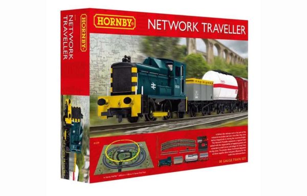 Hornby R1279M Network Traveller Train Set