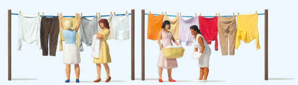 Preiser 10741 Woman Hanging Laundry HO Gauge Figures