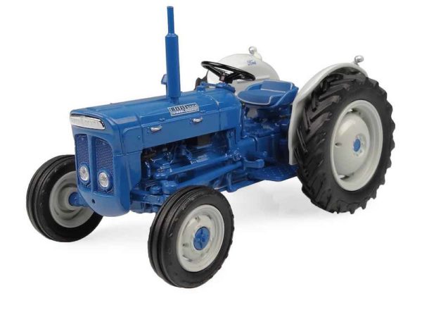 Universal Hobbies UH6275 Ford Super Dexta 2000 Diesel tractor