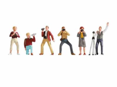 Noch 15571 Photographers Figure Set HO Scale