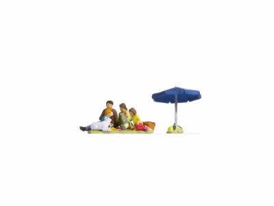 Noch 15599 Family Having a Picnic Figure Set HO Scale