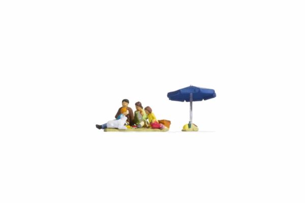 Noch 15599 Family Having a Picnic Figure Set HO Scale