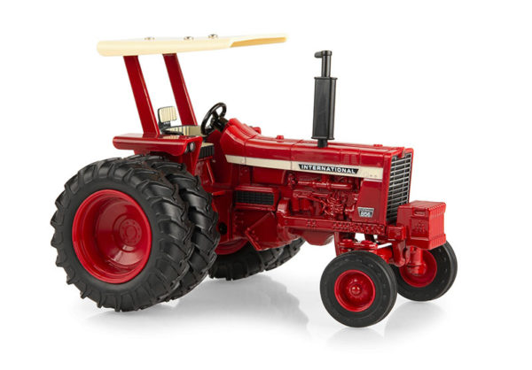 ERTL 44271 Farmall 856 Tractor w:Duals & ROPS, 1:32 scale