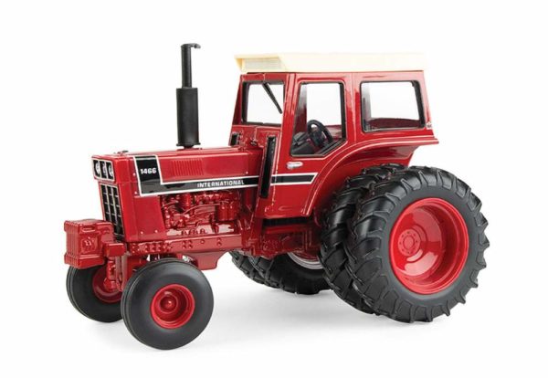 ERTL 44272 International Harvester 1466 Tractor, w:Rear Duals, 1:32 scale