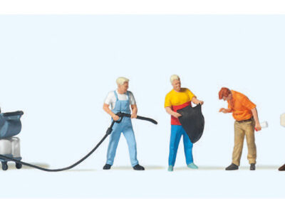 Preiser 10708 At the Car Wash HO Gauge Figures