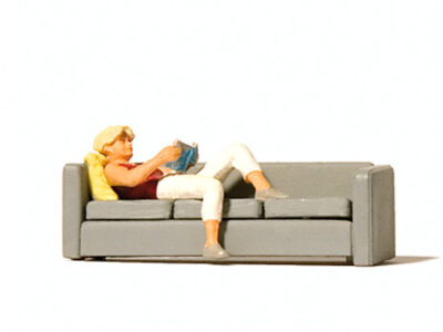 Preiser 28179 Woman Reading on Sofa HO Gauge Figures
