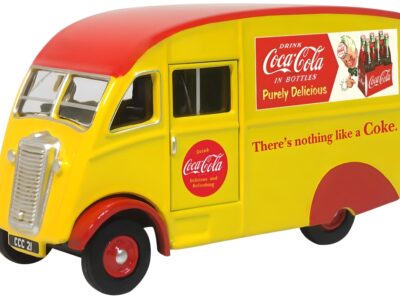 Oxford Diecast 76CM010CC Commer Q25 Van Coca Cola 1/76 Scale